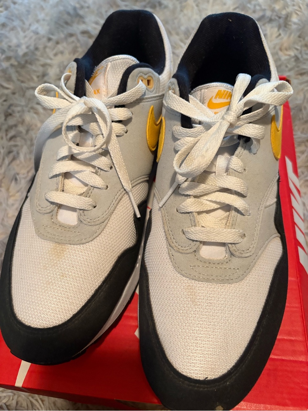 Nike Men’s White, Black & Yellow Low-Top Sneakers